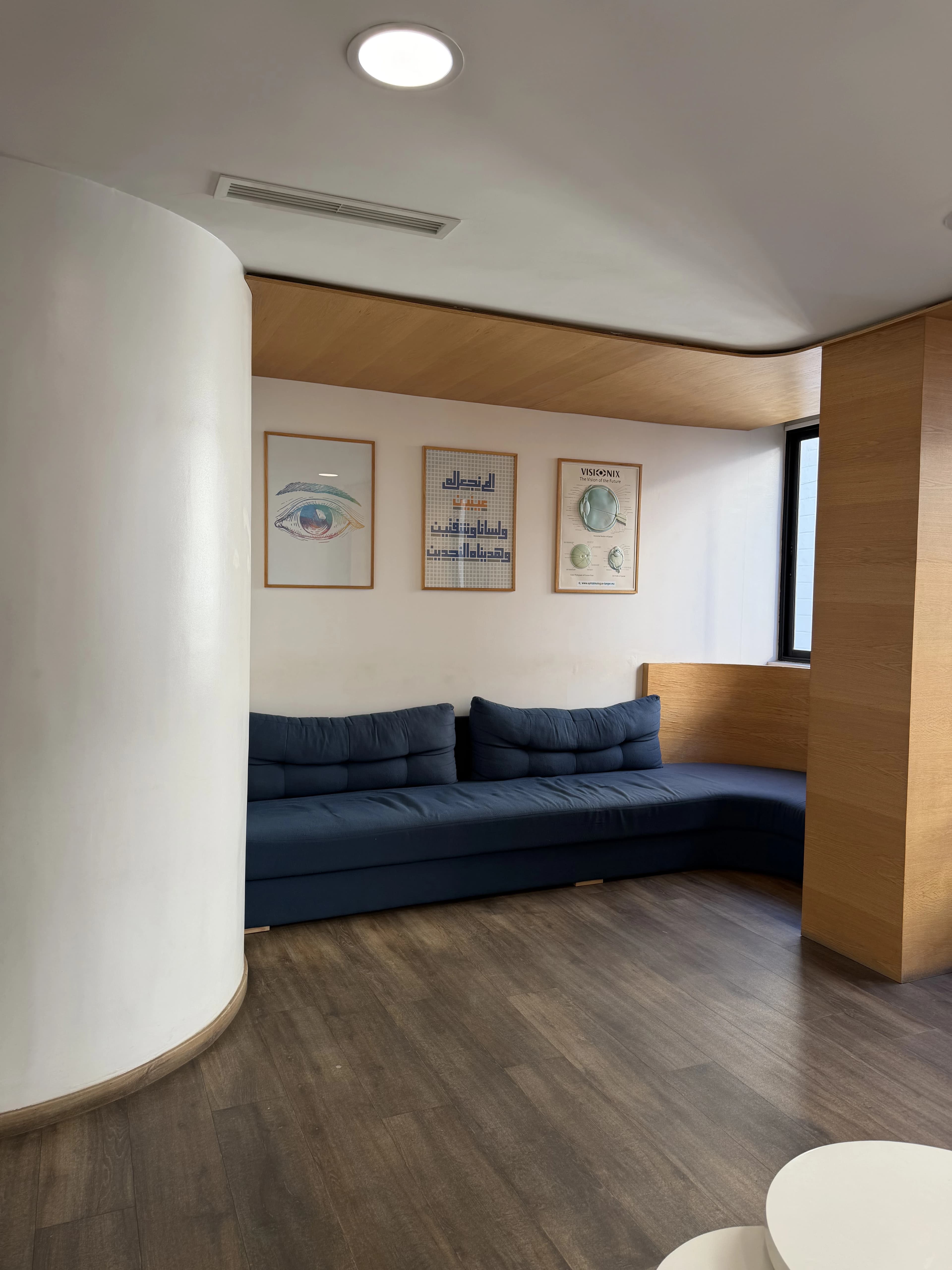 Espace d'Attente avec Canapé